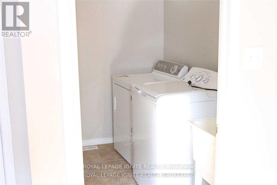 34 Sugarberry Drive, Brampton, Ontario  L6X 0K3 - Photo 8 - W12755078