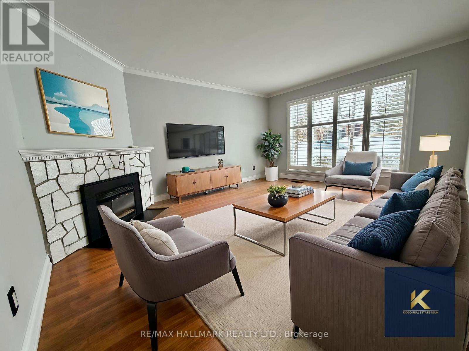 12 Sweetland Road, Toronto, Ontario  M9P 3K9 - Photo 3 - W12755070