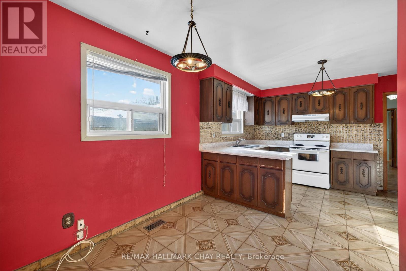 328 Lara Woods, Mississauga, Ontario  L5A 3A9 - Photo 10 - W12755130