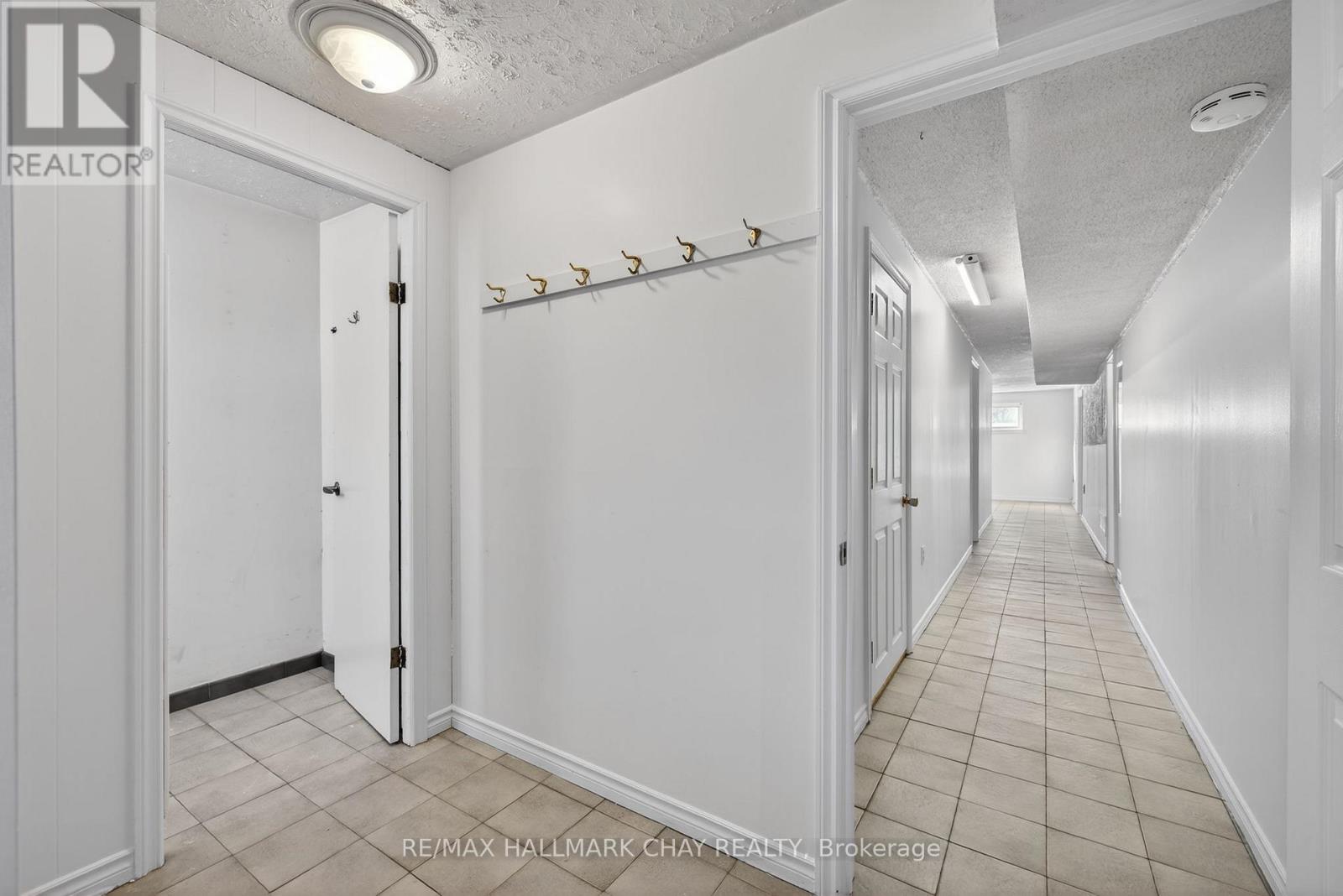 328 Lara Woods, Mississauga, Ontario  L5A 3A9 - Photo 20 - W12755130