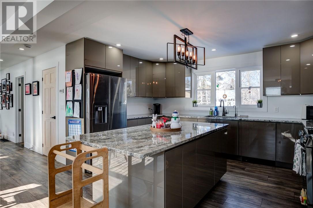 374 Seguin, Chelmsford, Ontario  P0M 1L0 - Photo 4 - 2126311