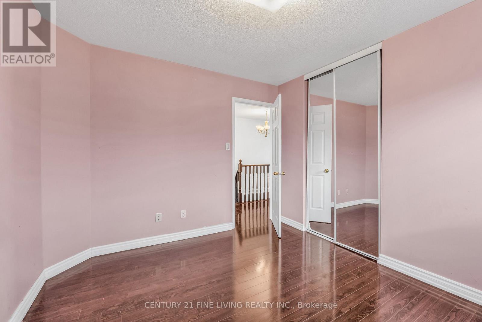 71 Ravenscliffe Court, Brampton, Ontario  L6X 4N9 - Photo 32 - W12755182