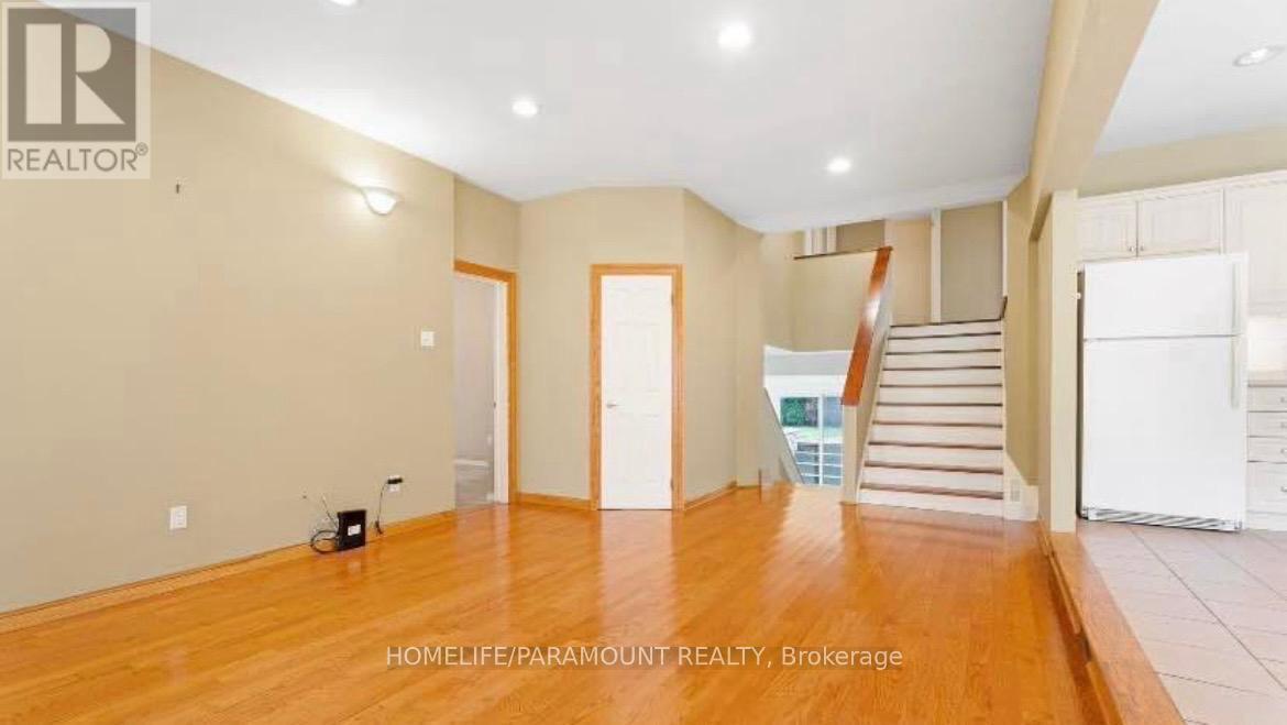 196 Nelson Street W, Oakville, Ontario  L6L 3J5 - Photo 7 - W12755374