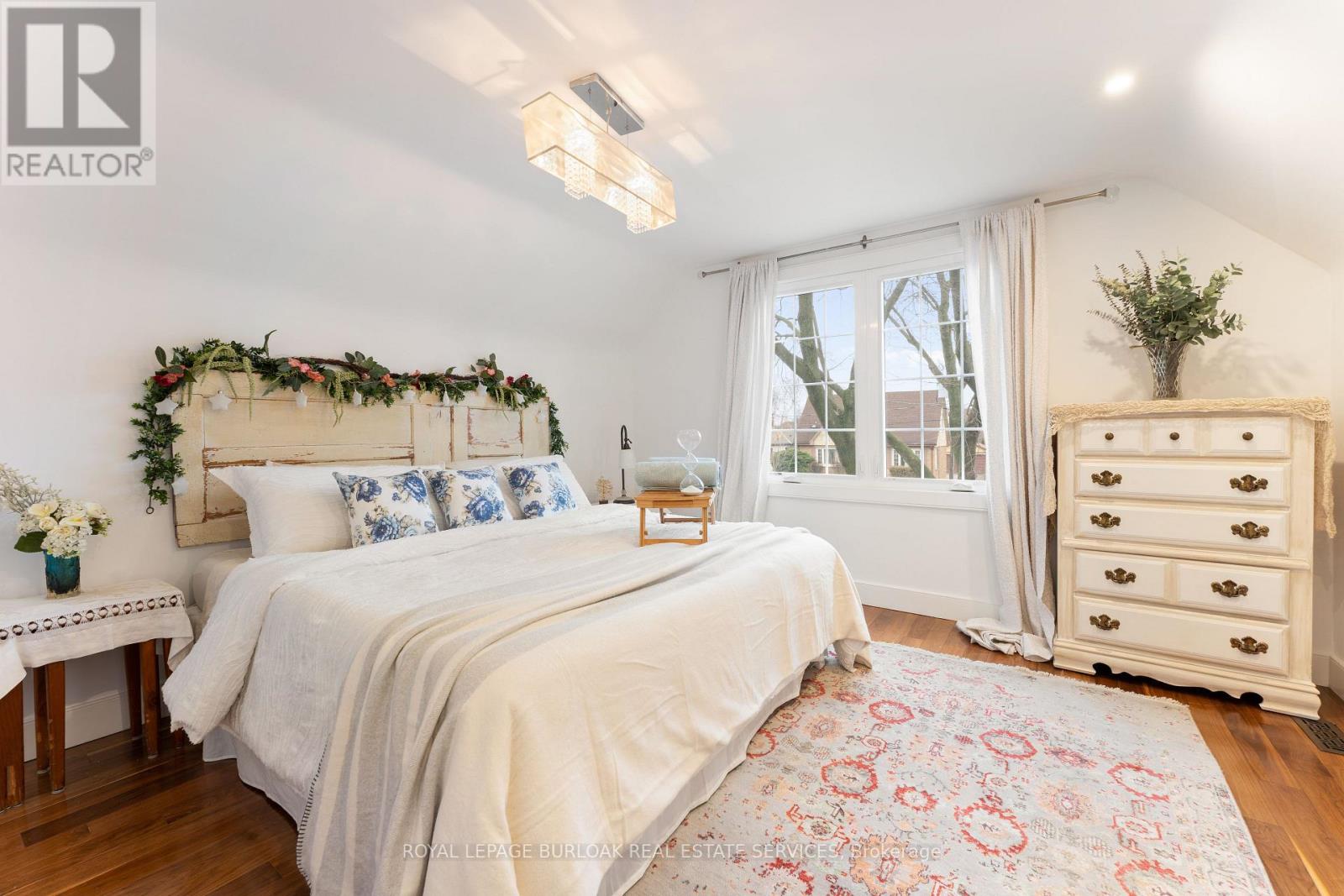 519 Regina Drive, Burlington, Ontario  L7S 1L7 - Photo 24 - W12755404