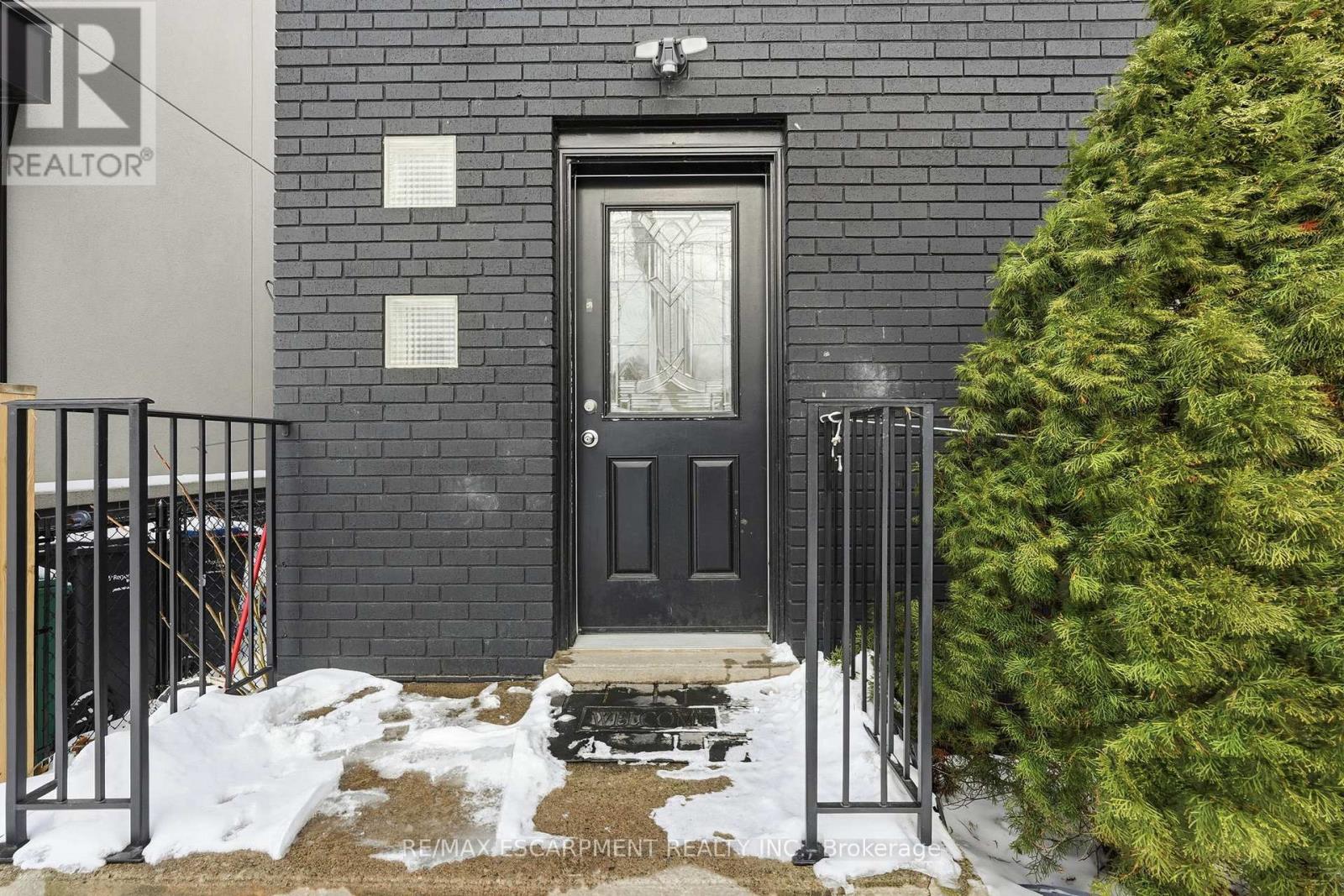 43 Broadview Avenue, Mississauga, Ontario  L5H 2S8 - Photo 11 - W12755426