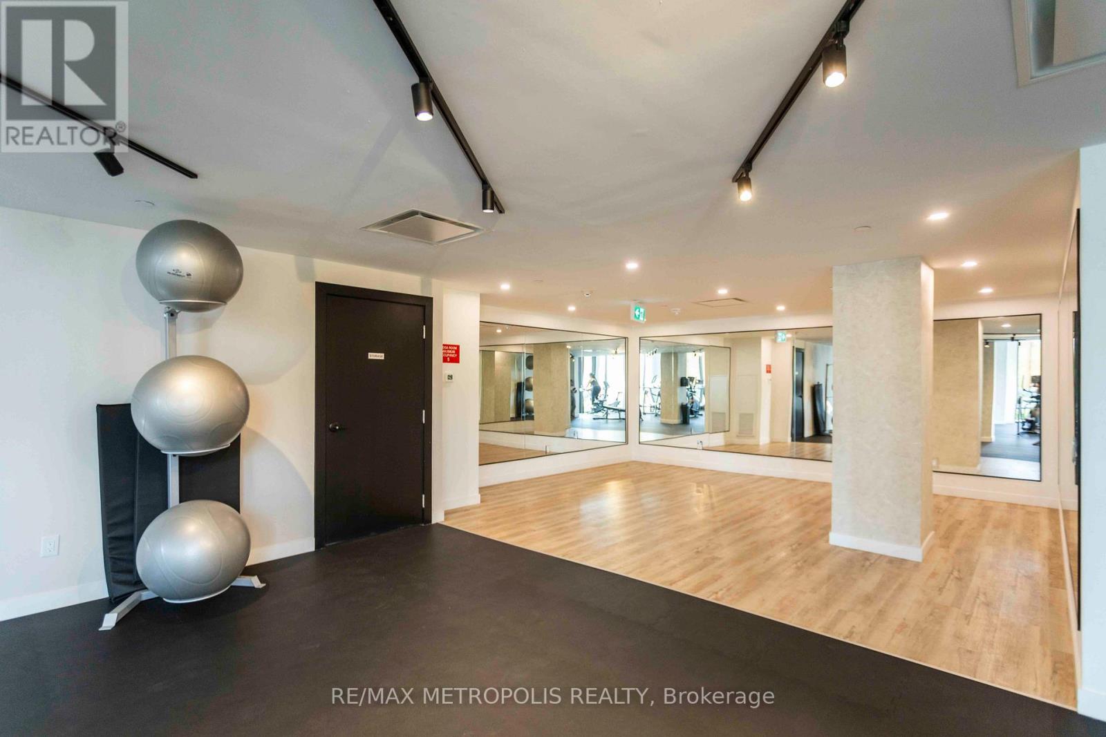 407 - 2300 St Clair Avenue W, Toronto (Junction Area), Ontario  M6N 0B3 - Photo 32 - W12755504