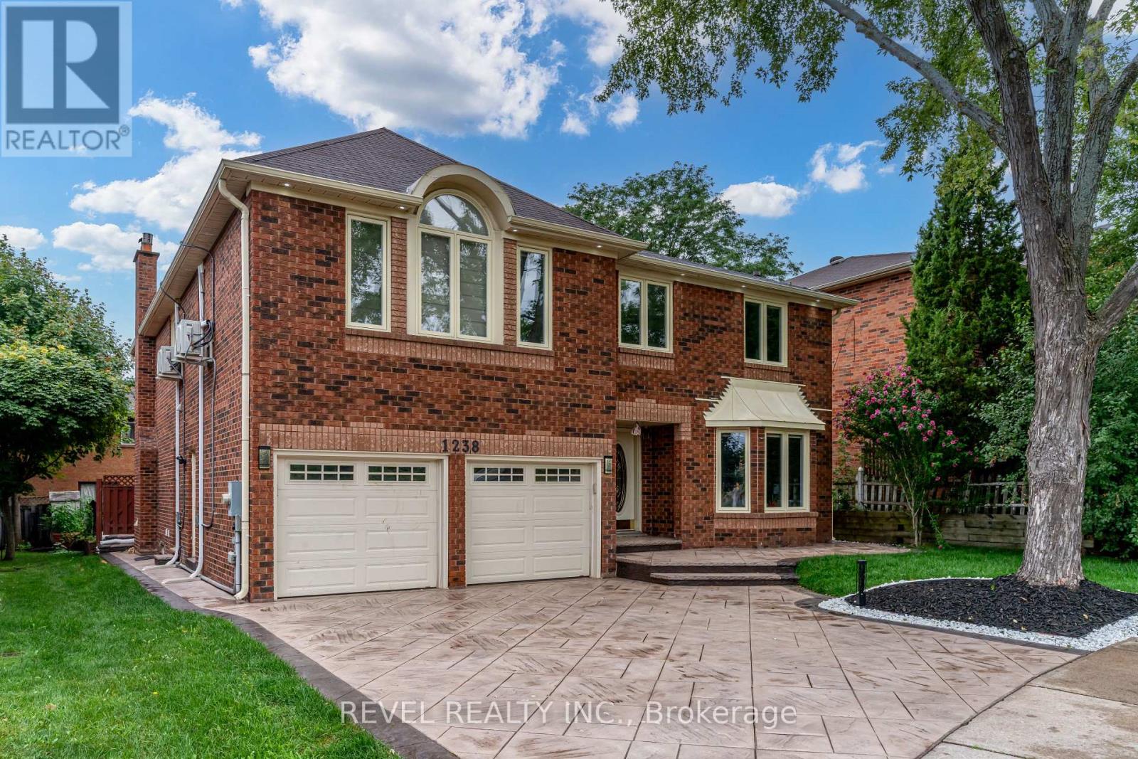 1238 PLAYTER PLACE, Oakville, Ontario