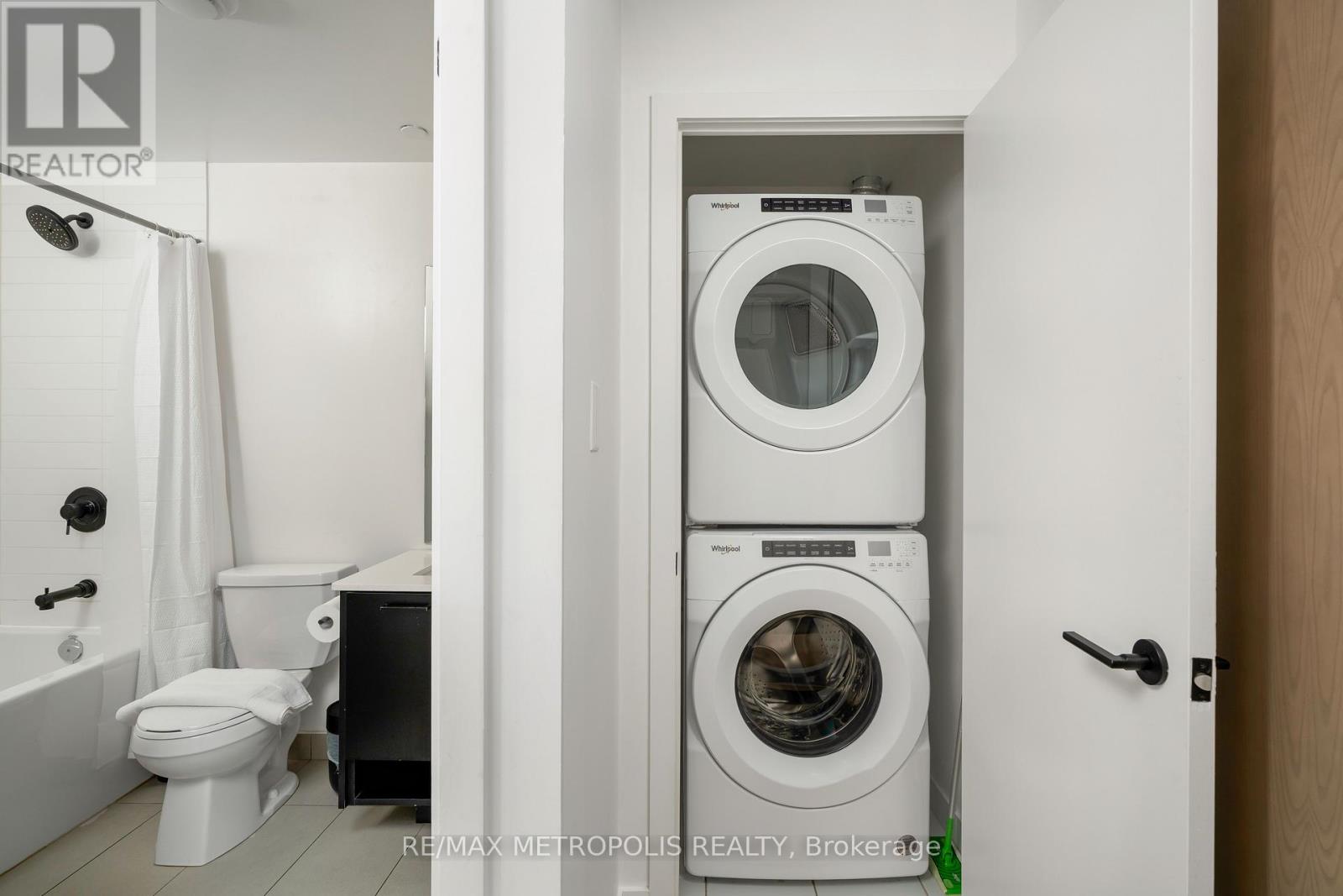 407 - 2300 St Clair Avenue W, Toronto (Junction Area), Ontario  M6N 0B3 - Photo 17 - W12755504