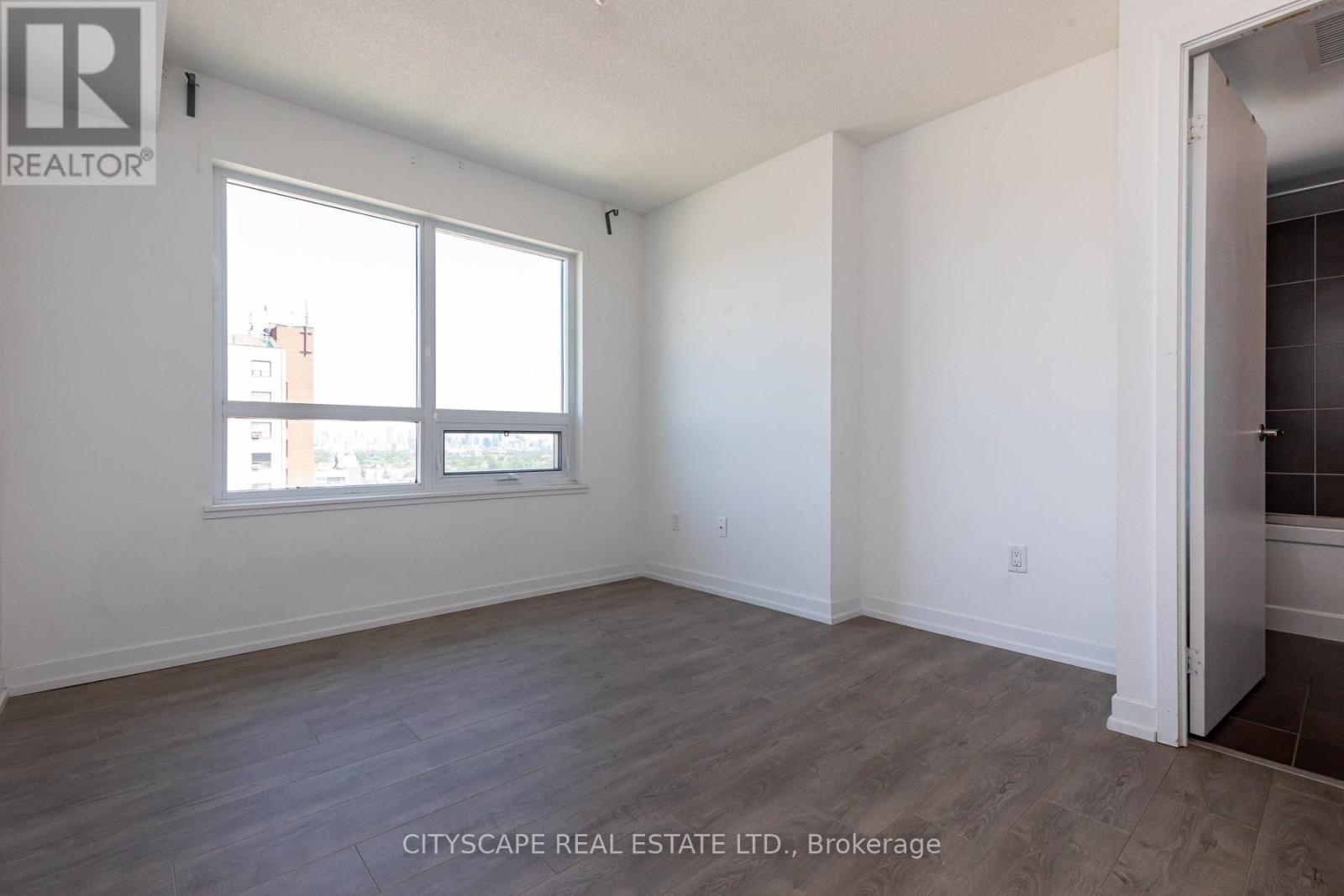 1804 - 1410 Dupont Street, Toronto, Ontario  M6H 0B6 - Photo 4 - W12755304