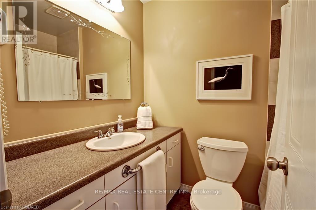 154 Robinwood Crescent, Milton, Ontario  L9T 2C3 - Photo 8 - W12755520