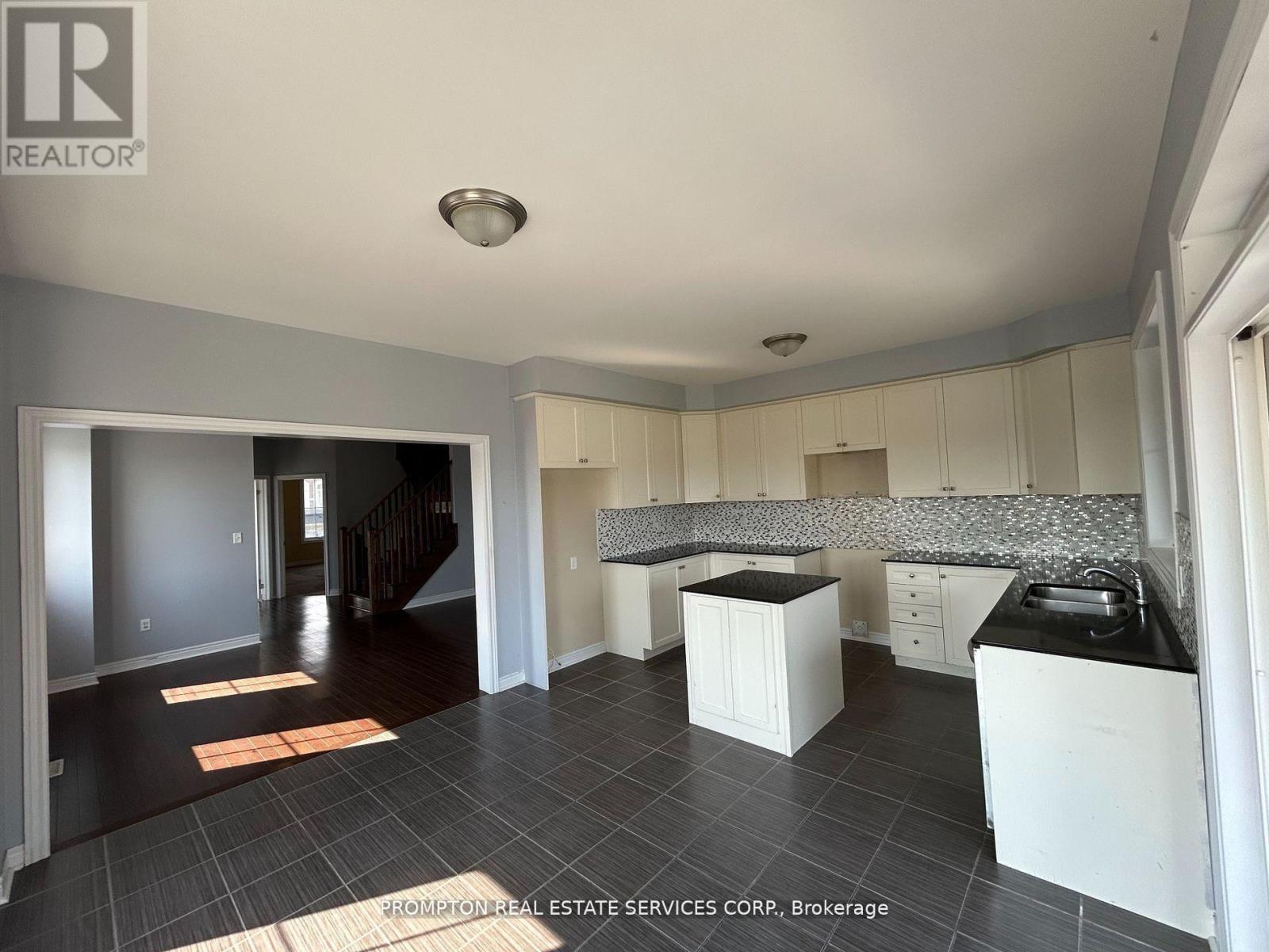 1 Fresnel Road, Brampton (Northwest Brampton), Ontario  L7A 4Z2 - Photo 14 - W12756652