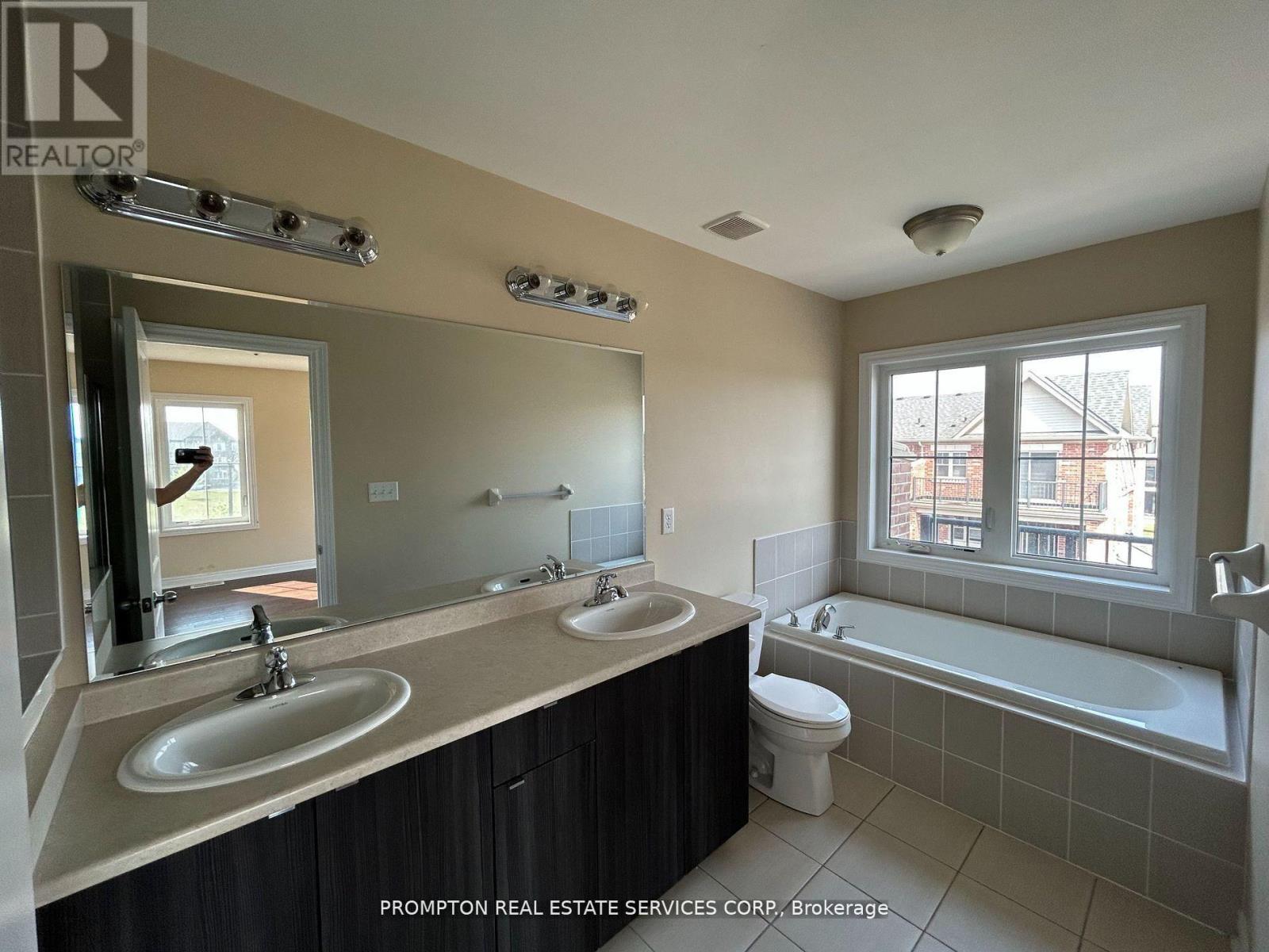 1 Fresnel Road, Brampton (Northwest Brampton), Ontario  L7A 4Z2 - Photo 27 - W12756652