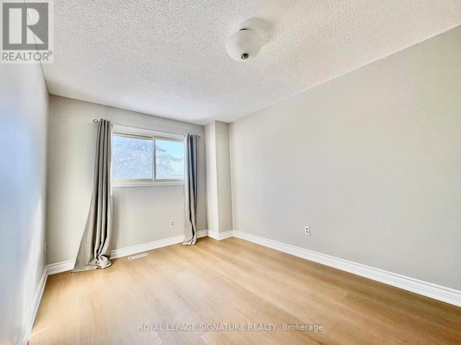 7 Farnham Drive, Brampton, Ontario  L6X 4H7 - Photo 15 - W12755268