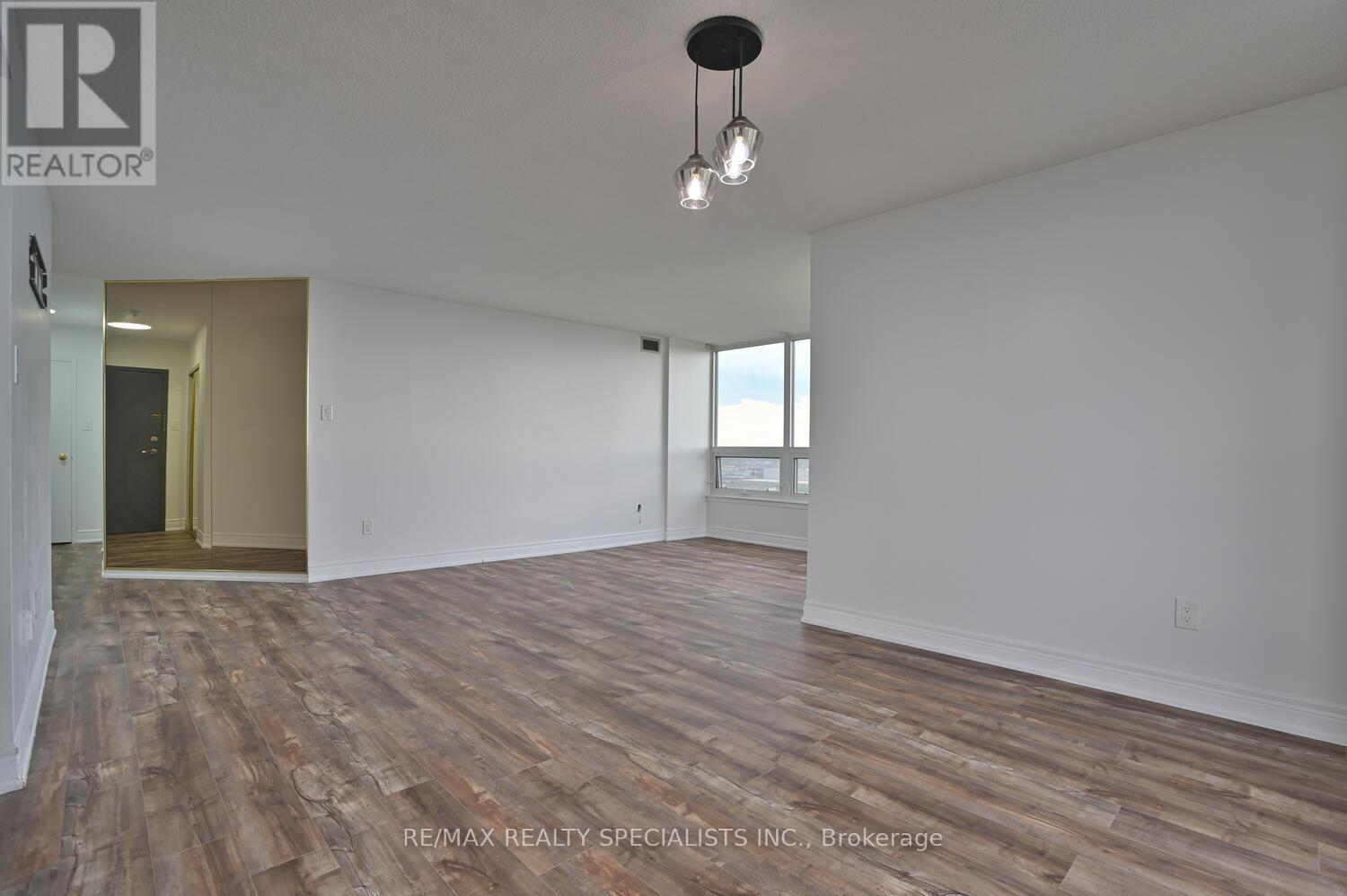 1901 - 8 Lisa Street, Brampton, Ontario  L6T 4S6 - Photo 7 - W12755534