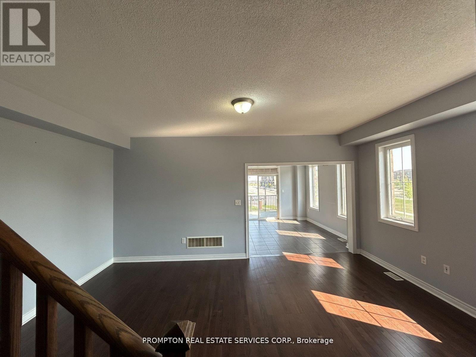 1 Fresnel Road, Brampton (Northwest Brampton), Ontario  L7A 4Z2 - Photo 10 - W12756652