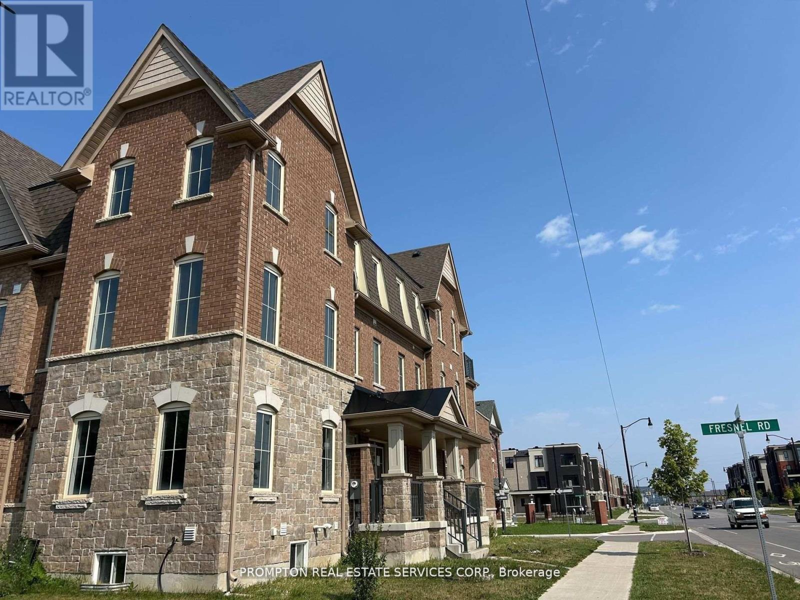 1 Fresnel Road, Brampton (Northwest Brampton), Ontario  L7A 4Z2 - Photo 2 - W12756652