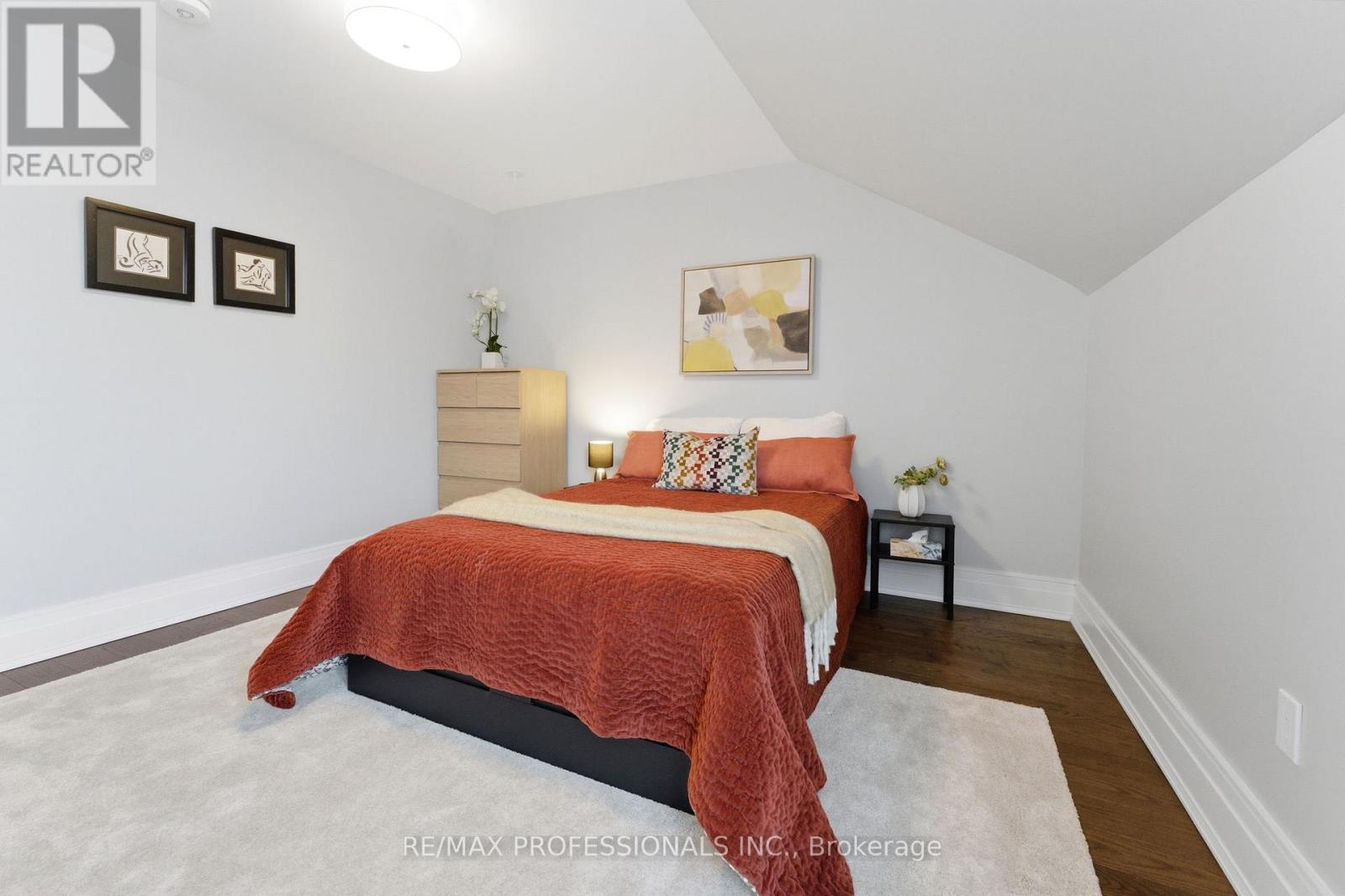 670 Beresford Avenue, Toronto (Runnymede-Bloor West Village), Ontario  M6S 3C5 - Photo 20 - W12756758