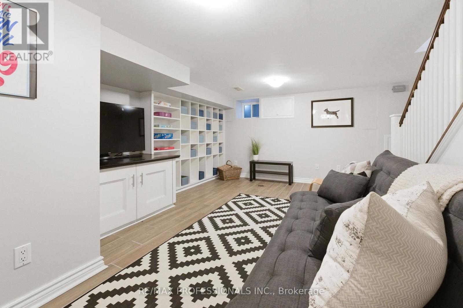 670 Beresford Avenue, Toronto (Runnymede-Bloor West Village), Ontario  M6S 3C5 - Photo 33 - W12756758