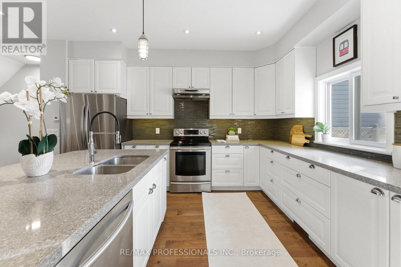 670 Beresford Avenue, Toronto (Runnymede-Bloor West Village), Ontario  M6S 3C5 - Photo 12 - W12756758