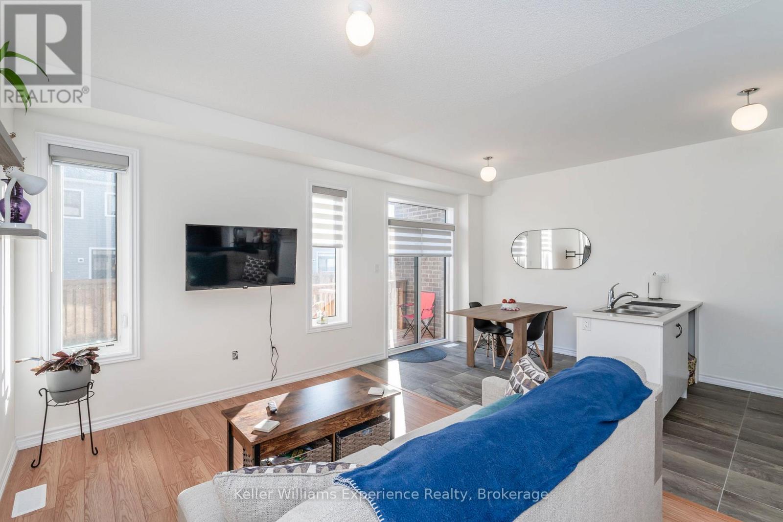 12 Durham Avenue, Barrie, Ontario  L9J 0W7 - Photo 13 - S12756810