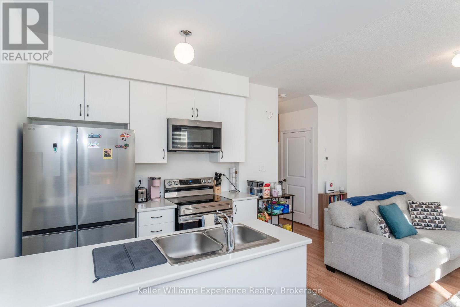 12 Durham Avenue, Barrie, Ontario  L9J 0W7 - Photo 9 - S12756810