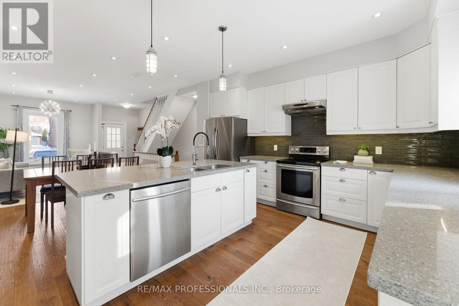 670 Beresford Avenue, Toronto (Runnymede-Bloor West Village), Ontario  M6S 3C5 - Photo 13 - W12756758