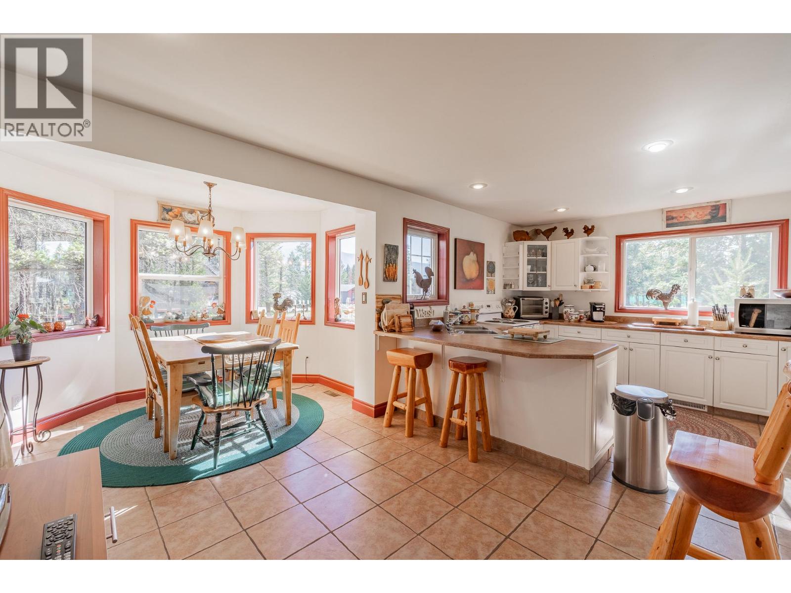 6823 Columbia Ridge Drive, Fairmont Hot Springs, British Columbia  V0B 1L2 - Photo 5 - 10355298