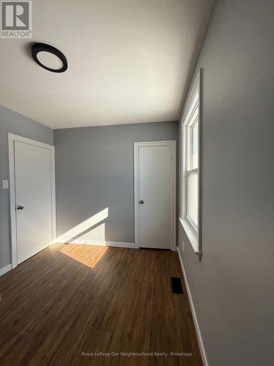 Upper - 741 Maryland Avenue, Peterborough (Otonabee Ward 1), Ontario  K9J 4P5 - Photo 11 - X12756990