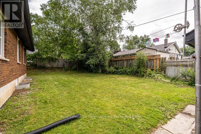 Upper - 741 Maryland Avenue, Peterborough (Otonabee Ward 1), Ontario  K9J 4P5 - Photo 20 - X12756990