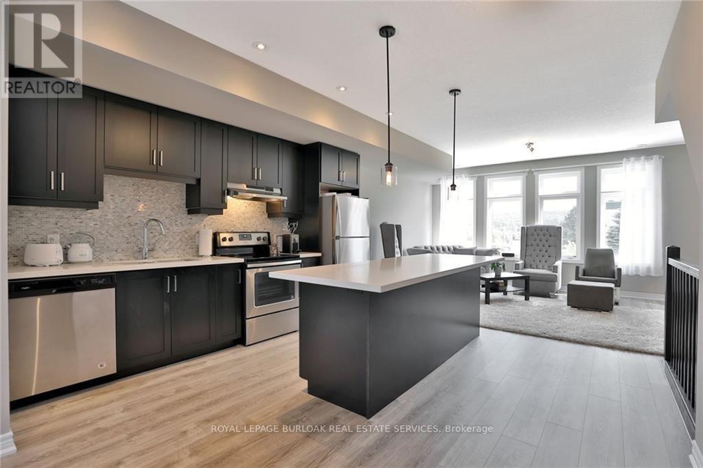 65 Esplanade Lane, Grimsby, Ontario  L3M 0H2 - Photo 5 - X12754532