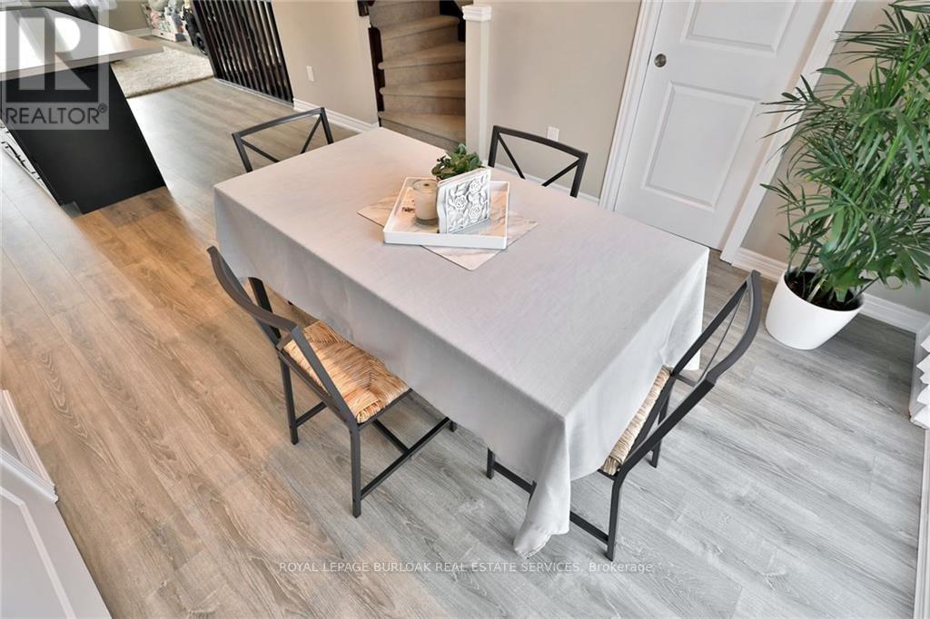 65 Esplanade Lane, Grimsby, Ontario  L3M 0H2 - Photo 12 - X12754532