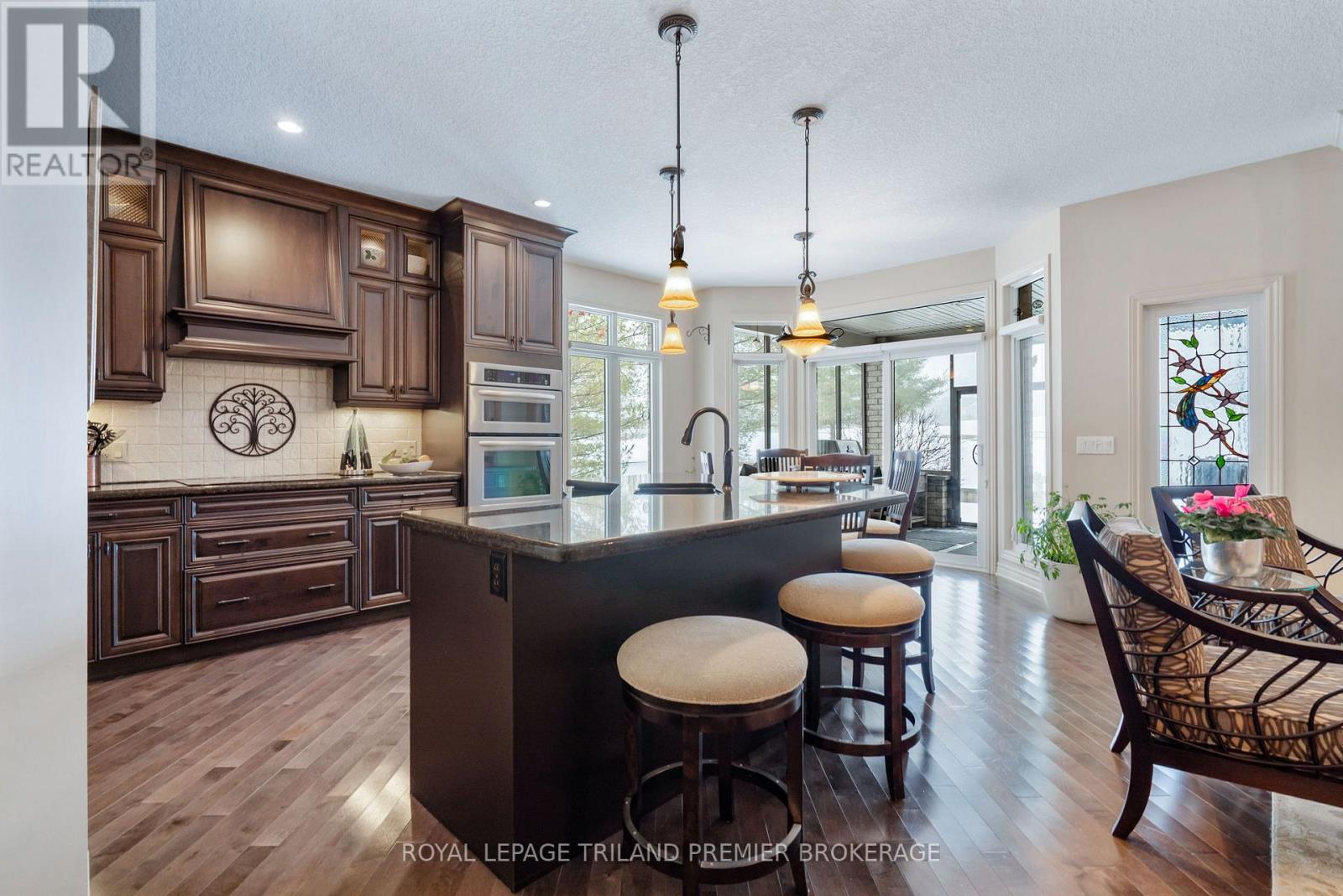 1303 Sandy Somerville Drive, London South, Ontario  N6K 5R4 - Photo 13 - X12757018