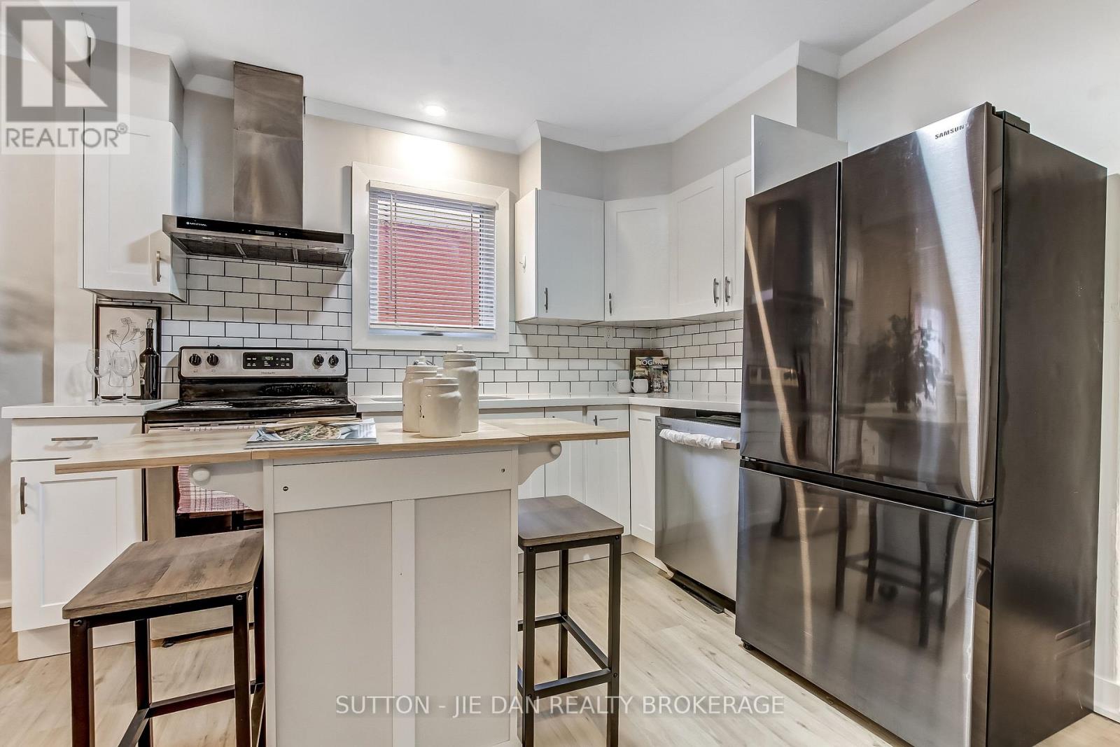 30 Hyla Street, London East (East M), Ontario  N5Z 2K9 - Photo 4 - X12757042