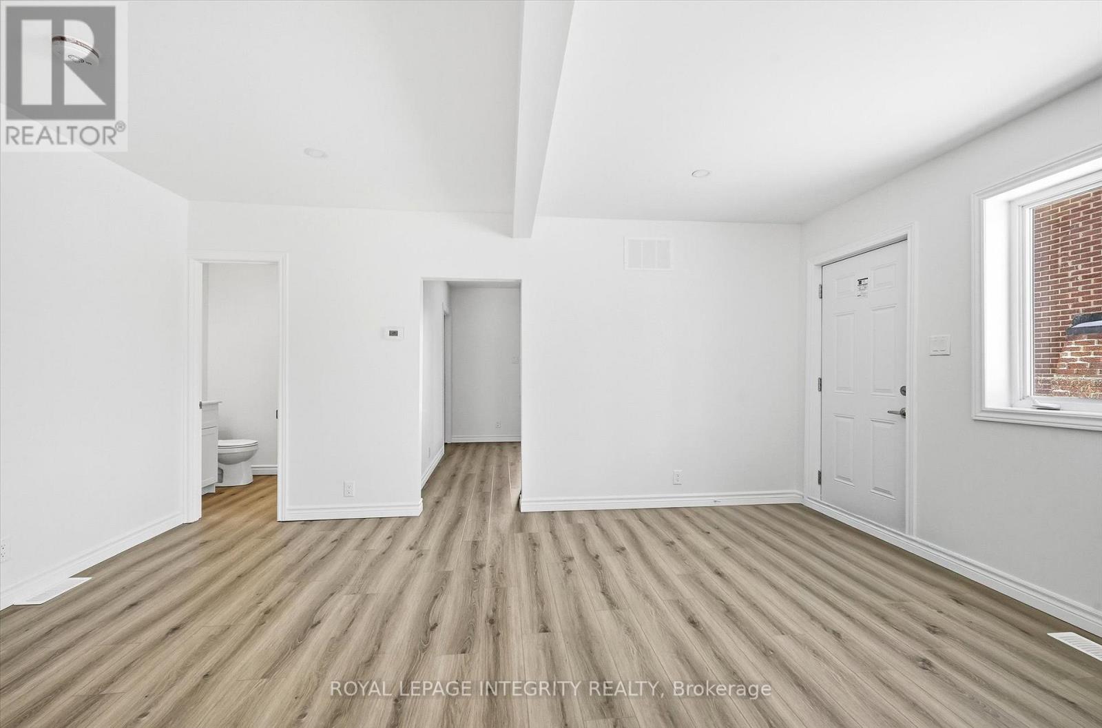 207 Ethel Street, Ottawa, Ontario  K1L 5X1 - Photo 6 - X12756824