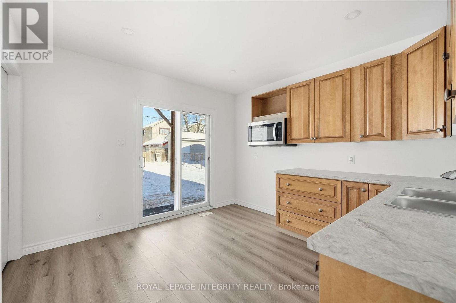 207 Ethel Street, Ottawa, Ontario  K1L 5X1 - Photo 7 - X12756824