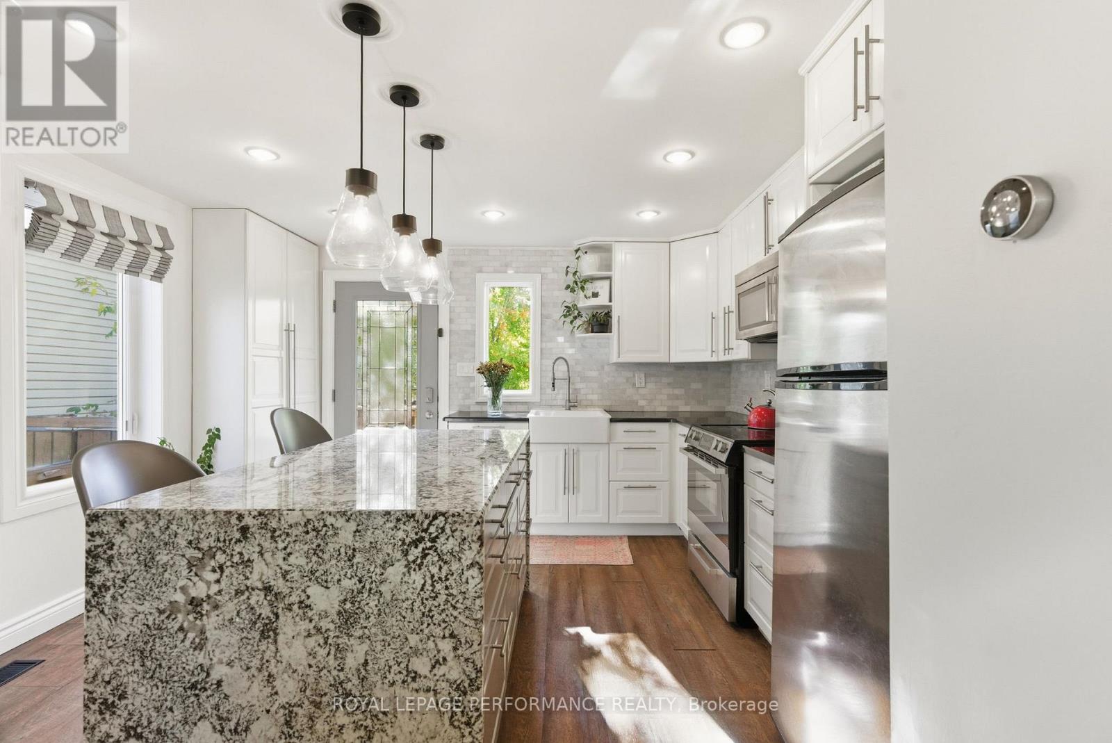 266 Bradley Avenue, Ottawa, Ontario  K1L 7E9 - Photo 6 - X12756994