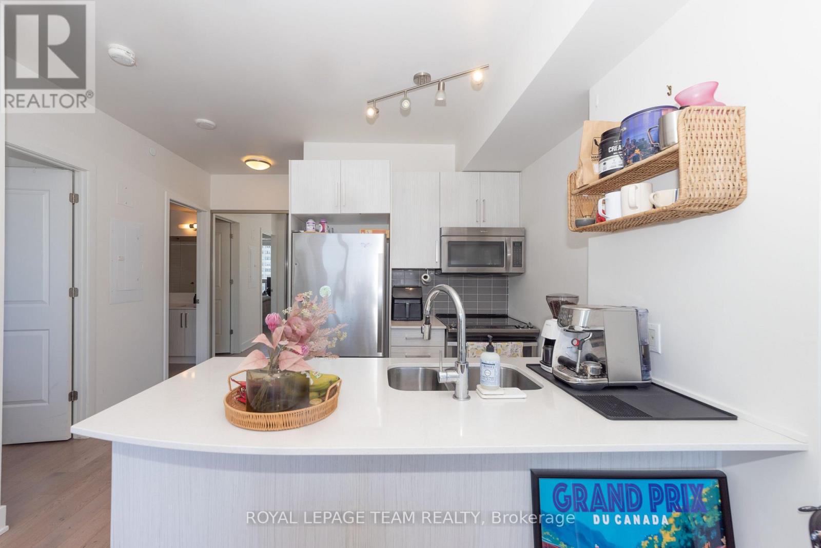 806 - 485 Richmond Road, Ottawa, Ontario  K2A 3W9 - Photo 6 - X12757030