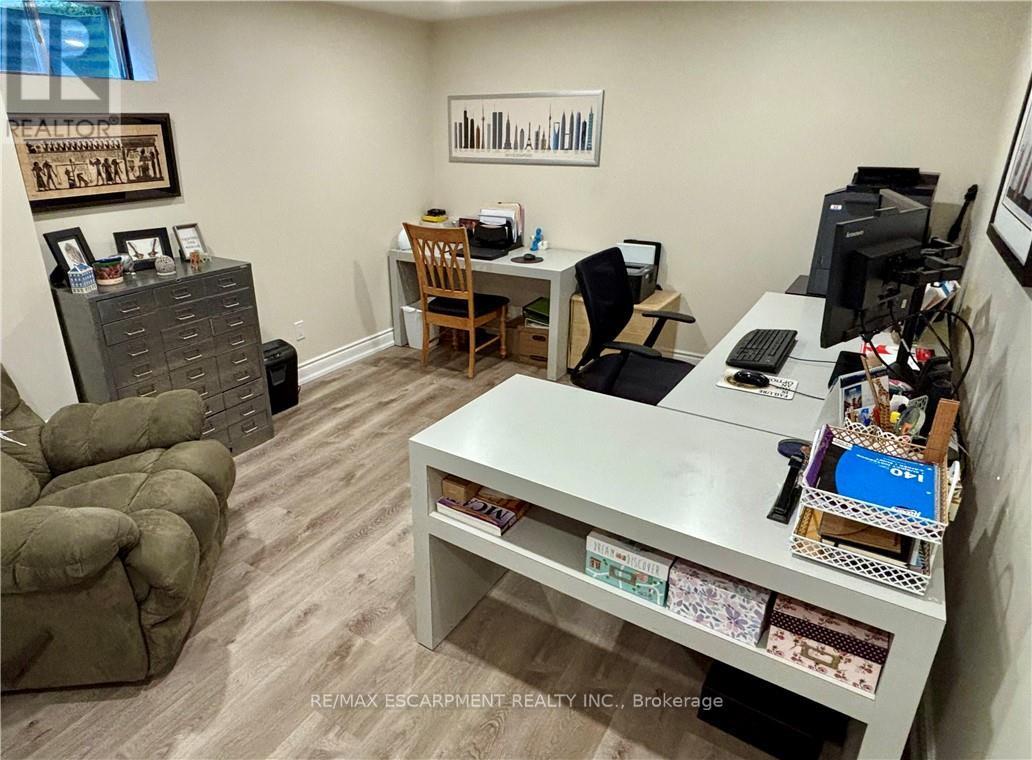 111 Duncairn Crescent, Hamilton, Ontario  L9C 6E9 - Photo 32 - X12754552