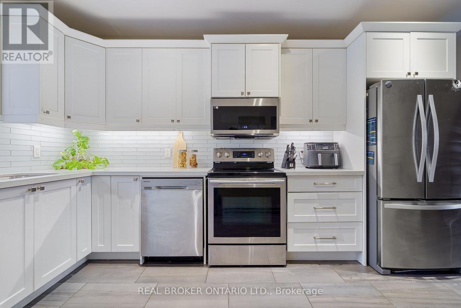 232 Wellington Street N, Hamilton (Beasley), Ontario  L8L 5A8 - Photo 12 - X12665622