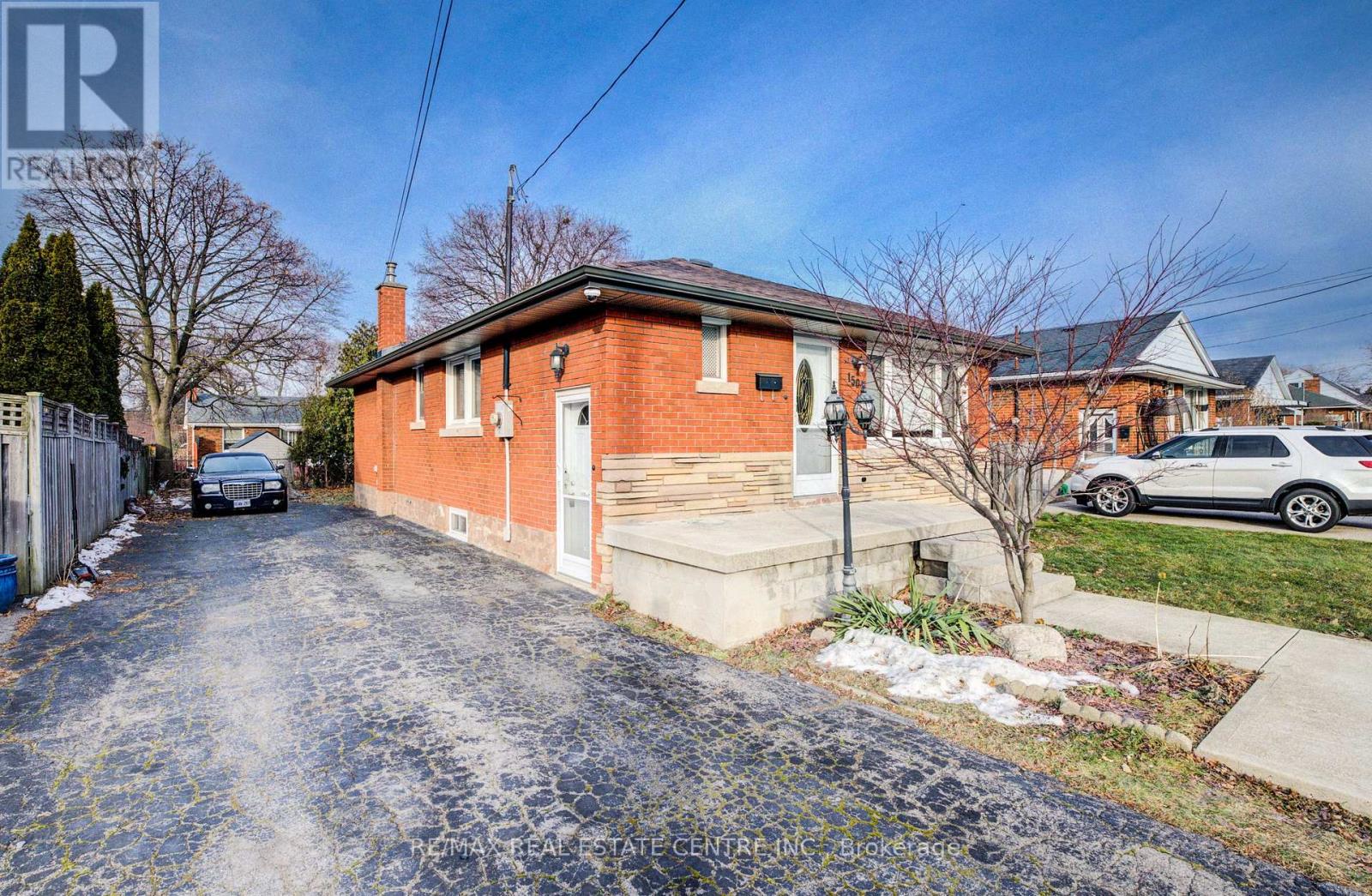 150 Howard Avenue, Hamilton (Balfour), Ontario  L9A 2W8 - Photo 4 - X12649042