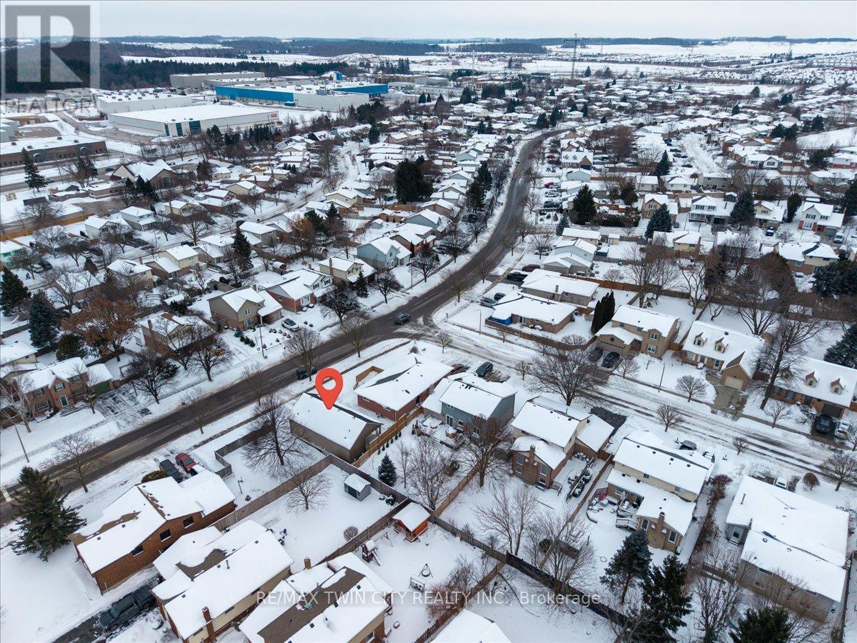 4 - 2 Pipers Green Court, Kitchener, Ontario  N2E 3C6 - Photo 34 - X12754764