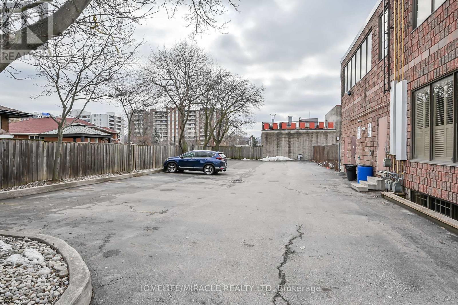 54 Centennial Parkway N, Hamilton, Ontario  L8E 1H6 - Photo 5 - X12754782