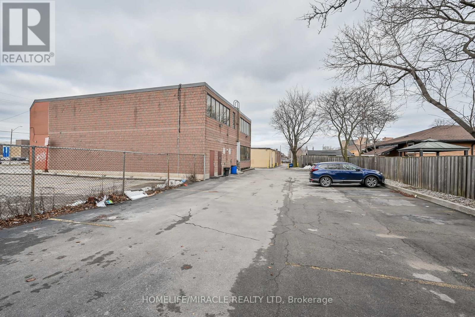 54 Centennial Parkway N, Hamilton, Ontario  L8E 1H6 - Photo 7 - X12754782