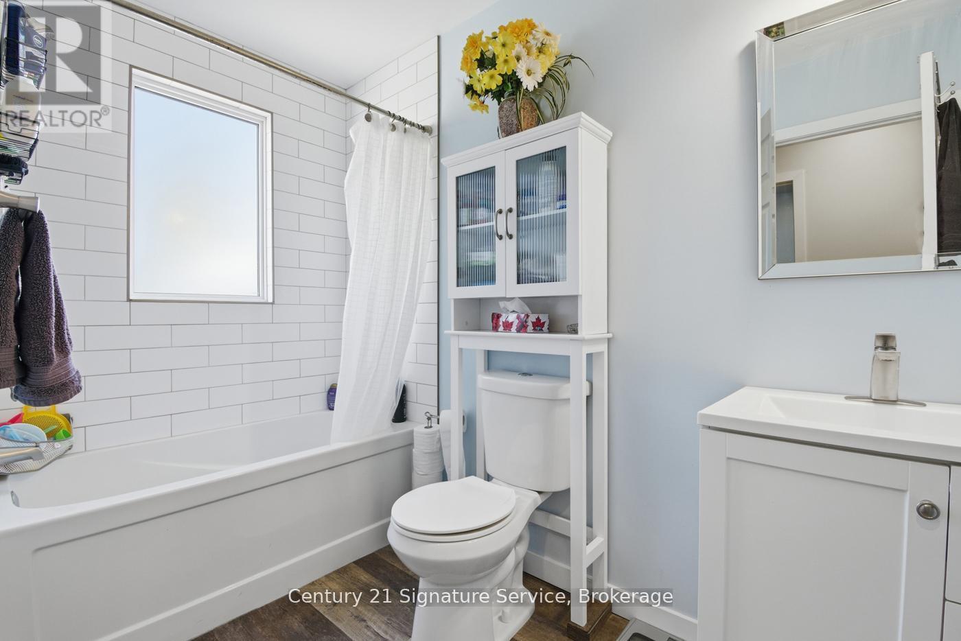 30 Louth Street, St. Catharines, Ontario  L2S 2T4 - Photo 14 - X12754876