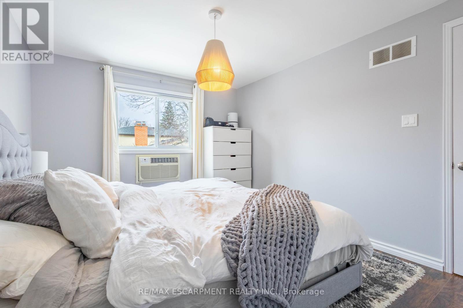 72 Athenia Drive, Hamilton, Ontario  L8J 1S8 - Photo 19 - X12754314