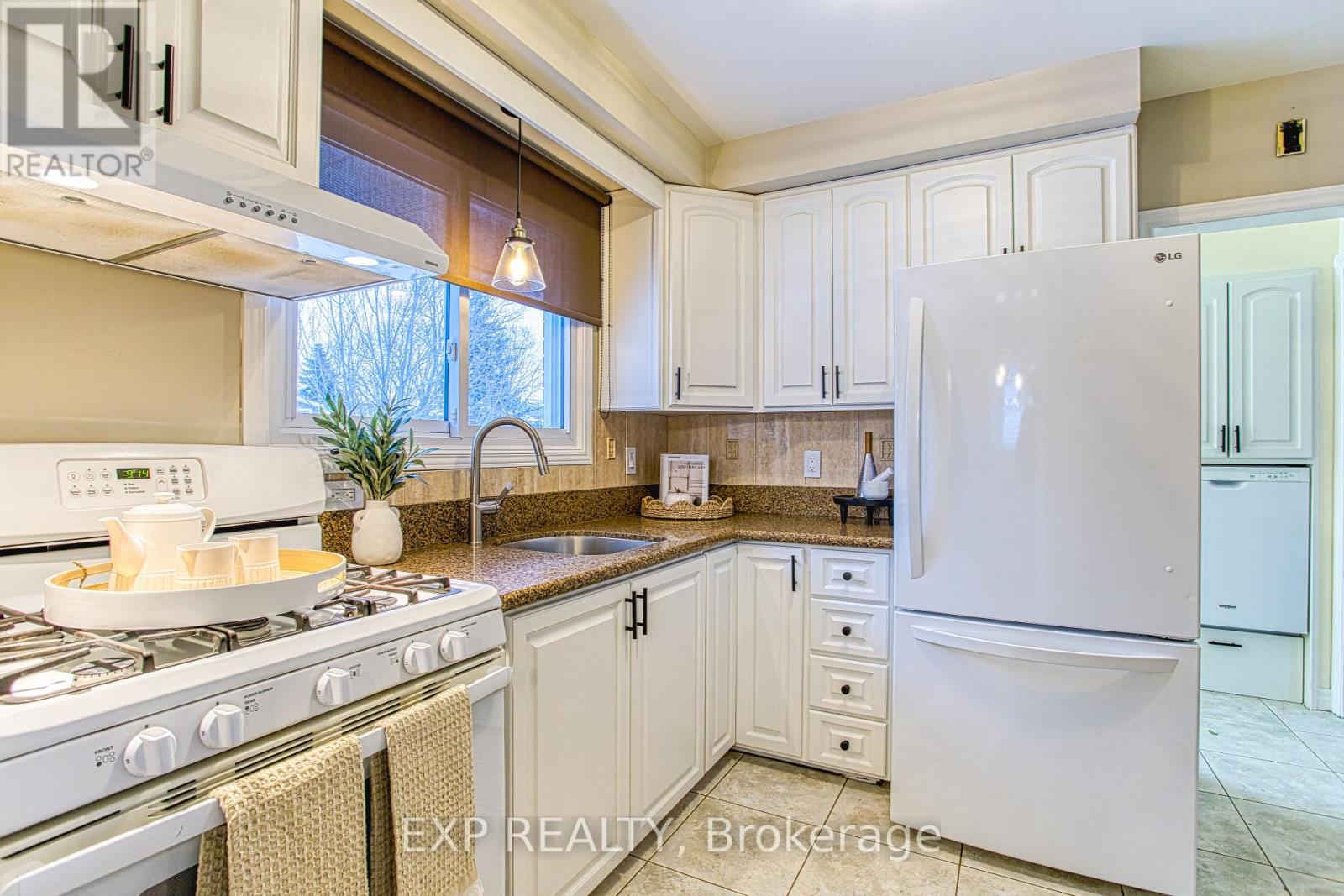 111 Leitch Drive, Grimsby, Ontario  L3M 2T9 - Photo 12 - X12755124