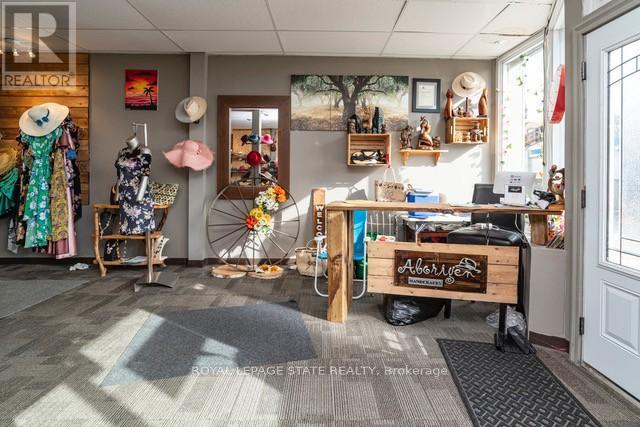 239 Main Street W, Port Colborne (Main Street), Ontario  L3K 3V7 - Photo 3 - X12755128