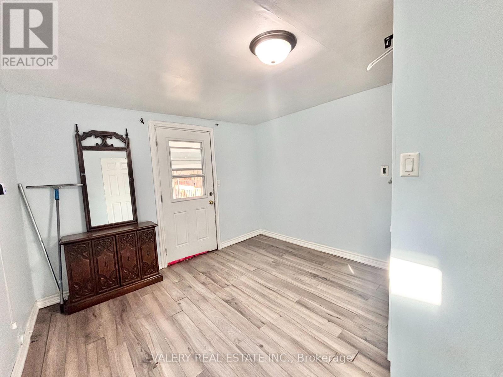 25 Niagara Street, Hamilton, Ontario  L8L 6A3 - Photo 13 - X12755164