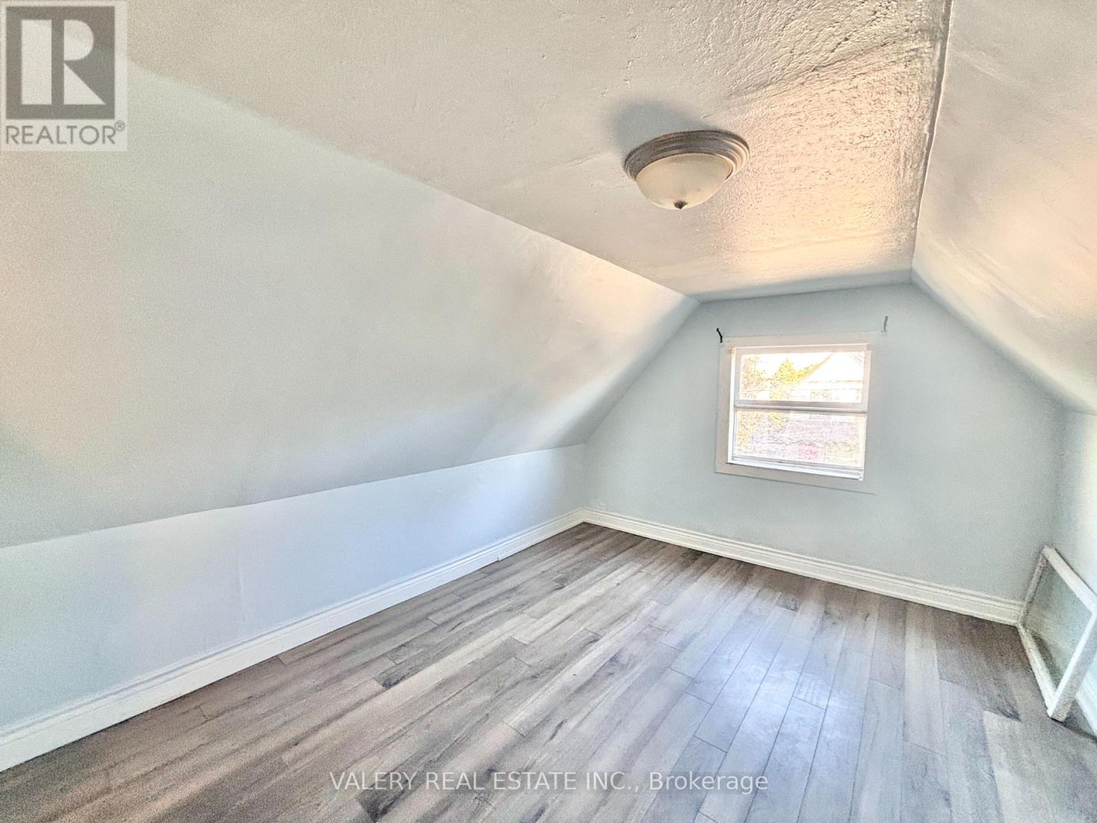 25 Niagara Street, Hamilton, Ontario  L8L 6A3 - Photo 11 - X12755164