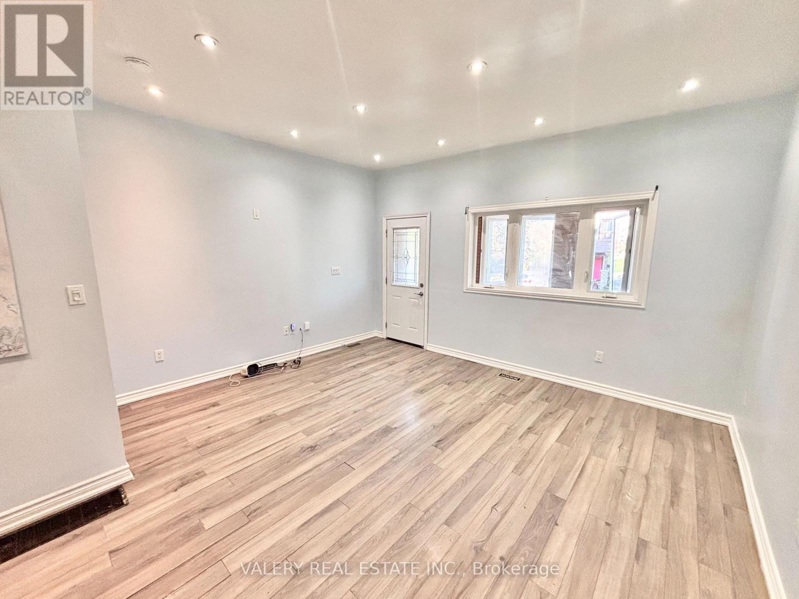 25 Niagara Street, Hamilton, Ontario  L8L 6A3 - Photo 5 - X12755164